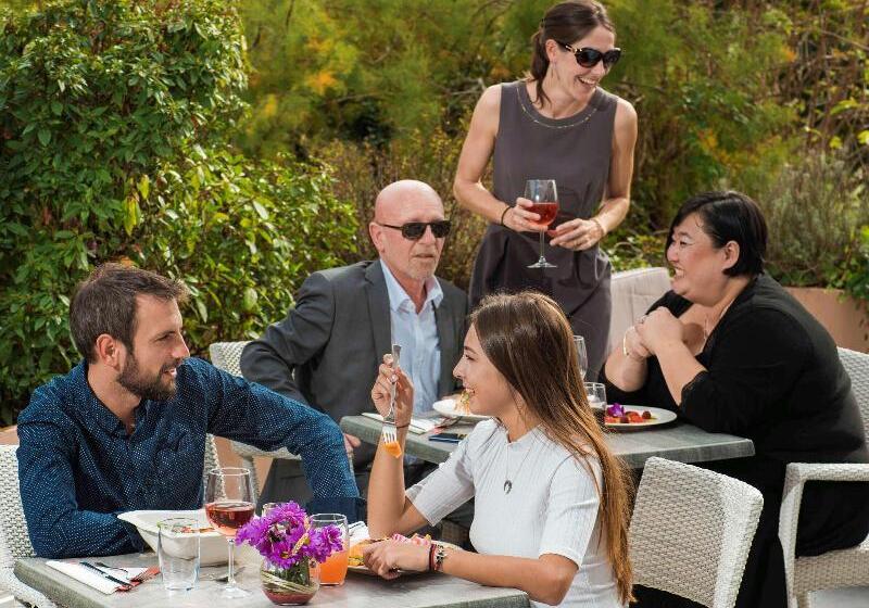 호텔 Mercure Macon Bord De Saone