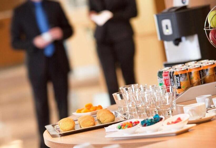 Отель Mercure Paris Roissy Cdg