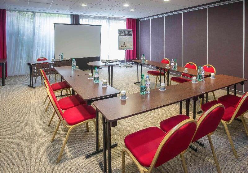 هتل Mercure Vannes Le Port