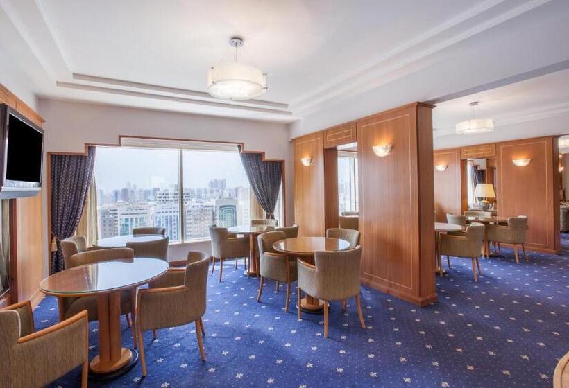 ホテル Millennium Downtown Abu Dhabi