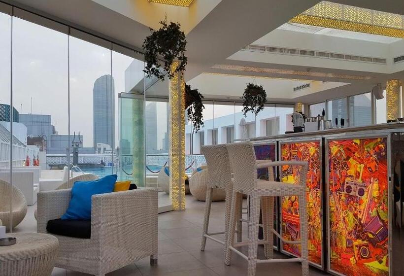 ホテル Millennium Downtown Abu Dhabi