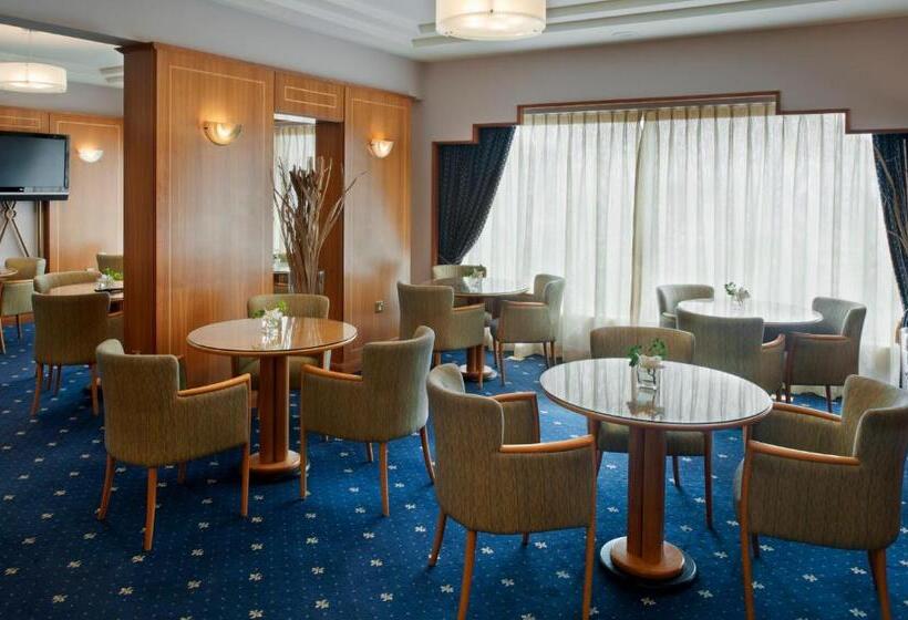 Отель Millennium Downtown Abu Dhabi