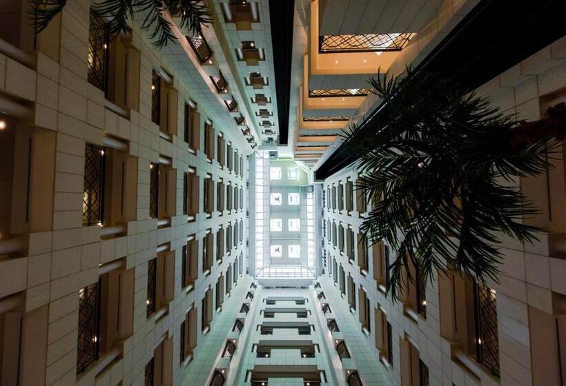 ホテル Millennium Downtown Abu Dhabi