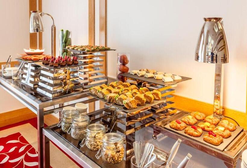 ホテル Millennium Downtown Abu Dhabi