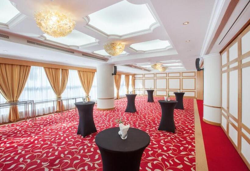 ホテル Millennium Downtown Abu Dhabi