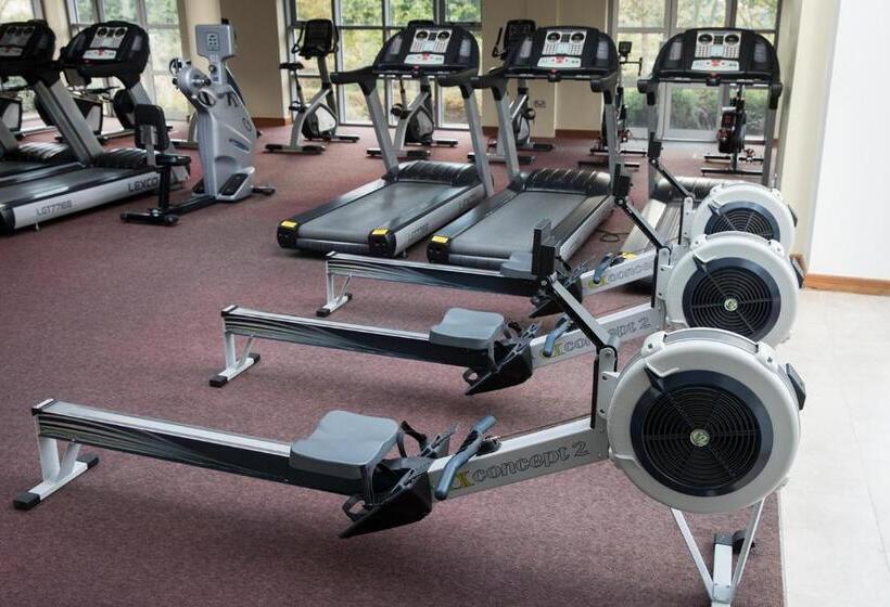 酒店 Minella & Leisure Centre