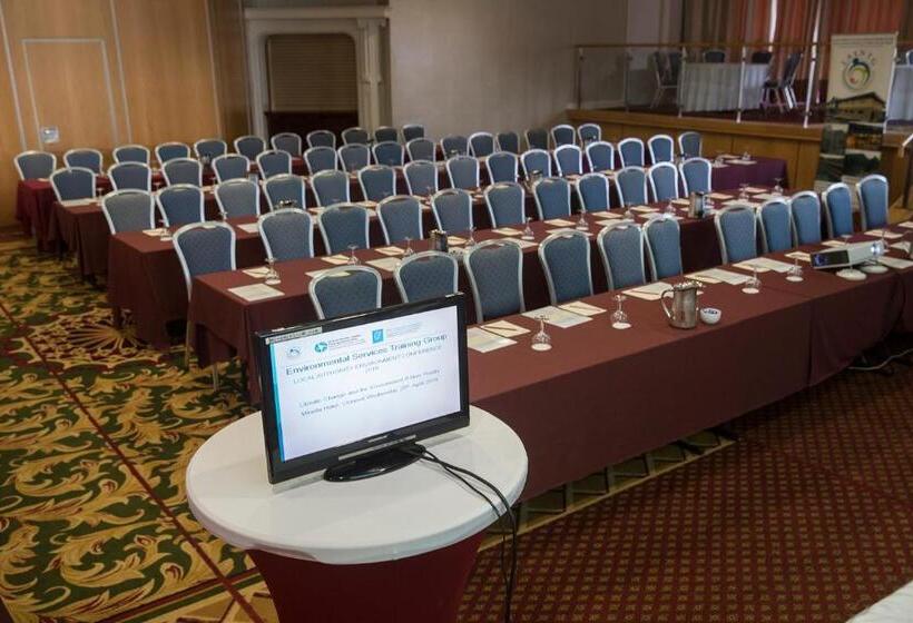 酒店 Minella & Leisure Centre