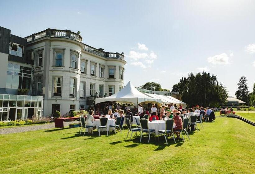 酒店 Minella & Leisure Centre