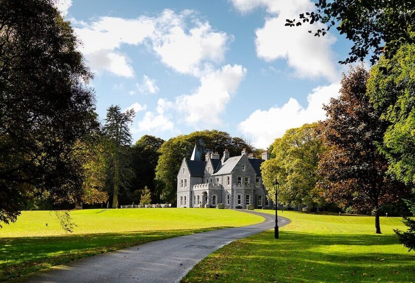 בית מלון כפרי Mount Falcon Estate