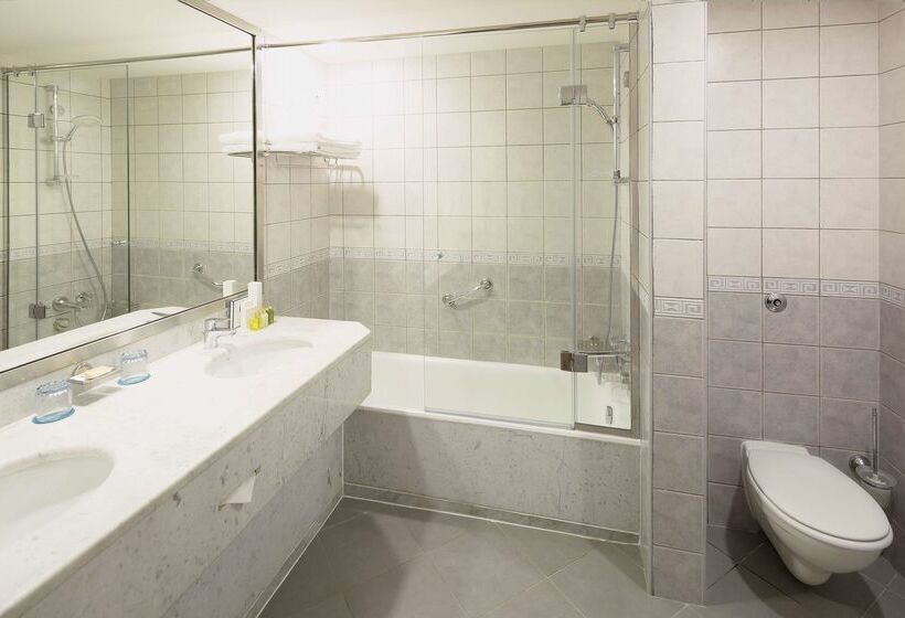 هتل Occidental Sharjah Grand