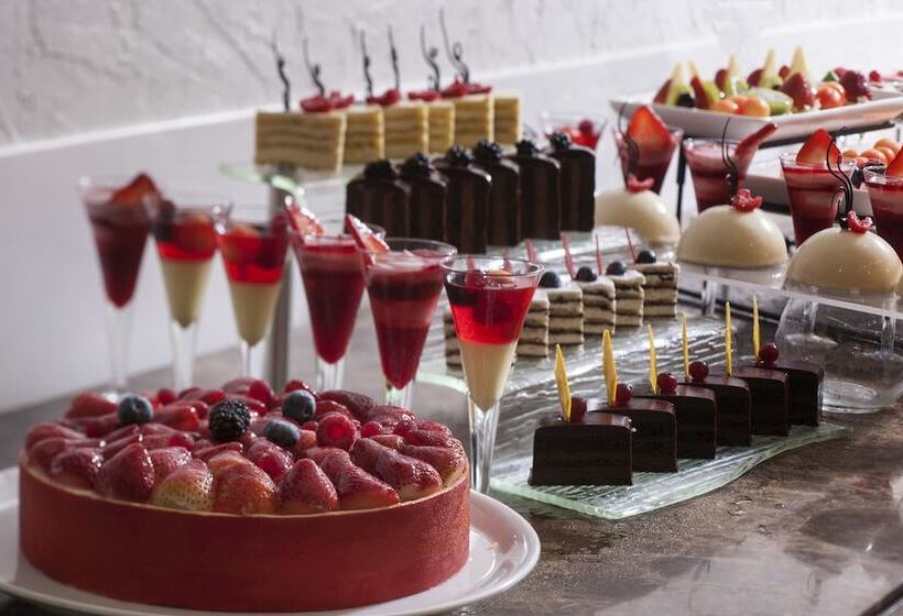 هتل Occidental Sharjah Grand