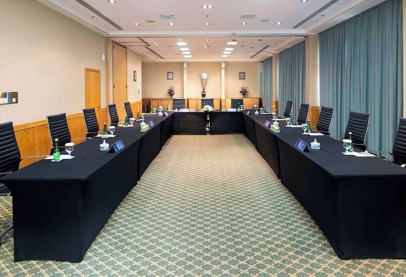 Radisson Blu Hotel & Resort, Al Ain