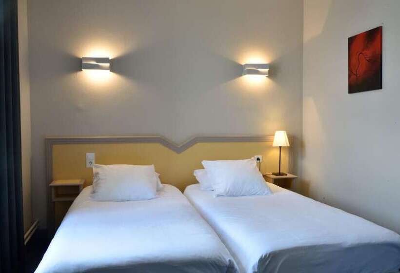 ホテル Logis Restaurant & Hôtel à La 12