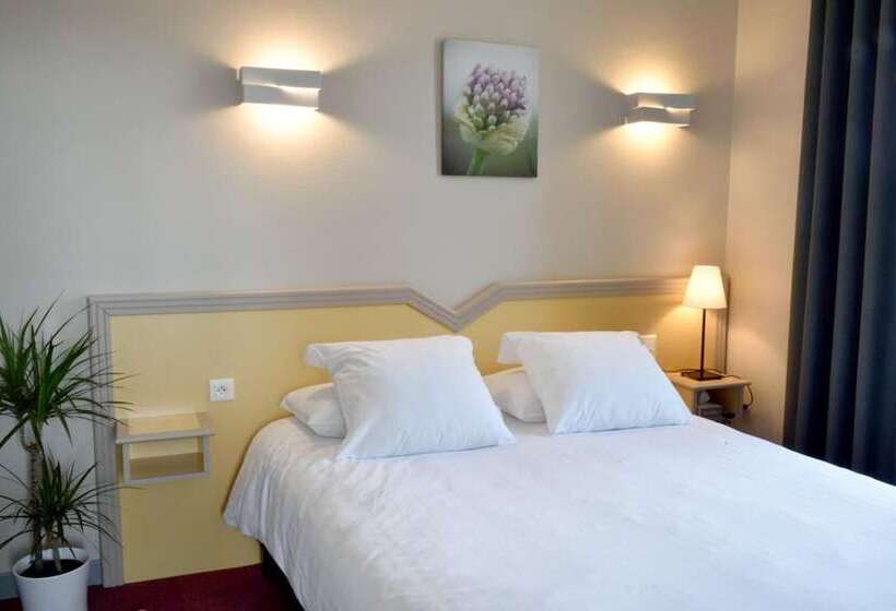 ホテル Logis Restaurant & Hôtel à La 12