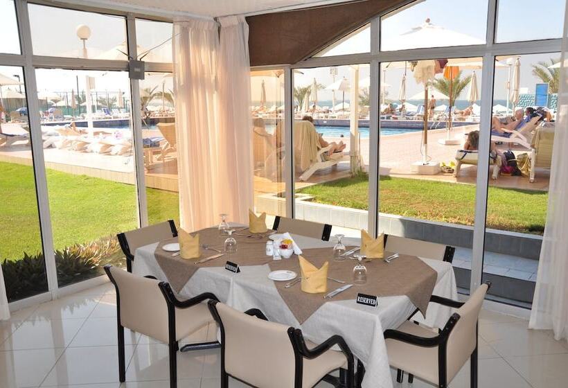 هتل Sharjah Carlton