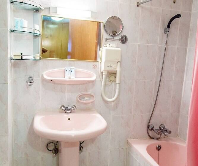 هتل Sharjah Carlton