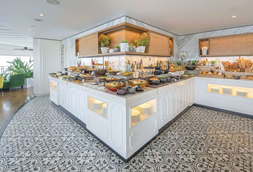 Отель Hyatt Regency Dubai Corniche