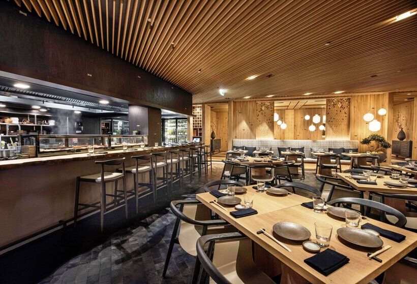 Отель Hyatt Regency Dubai Corniche