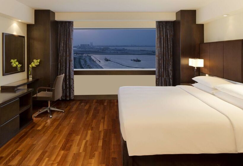 Отель Hyatt Regency Dubai Corniche