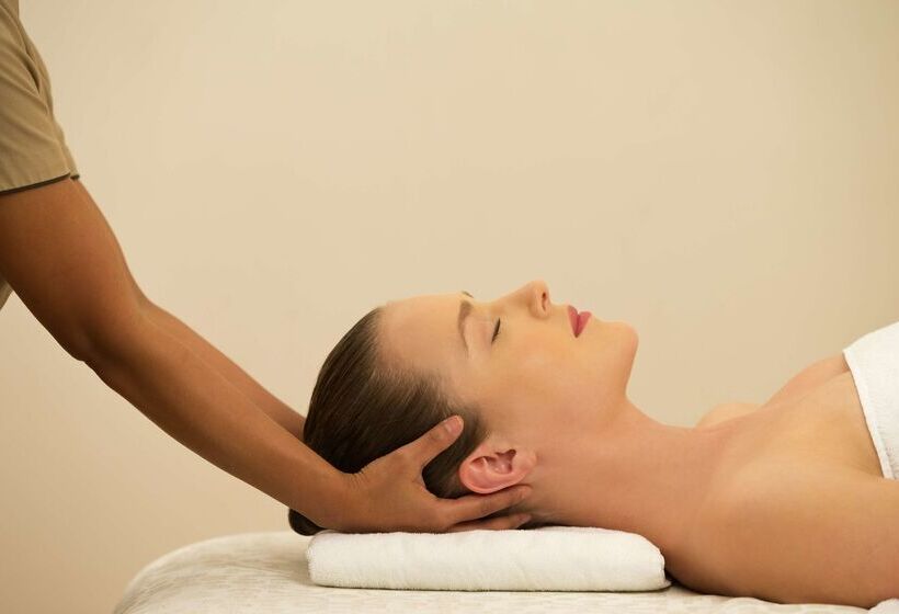 Отель Hyatt Regency Dubai Corniche