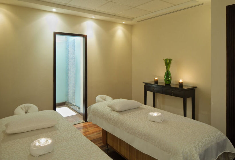 Отель Hyatt Regency Dubai Corniche