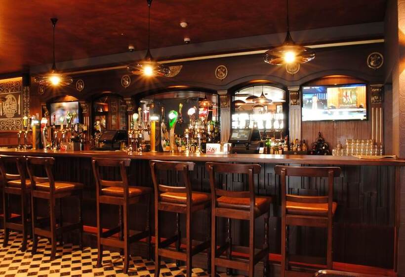 בית מלון כפרי The Inn At Dromoland