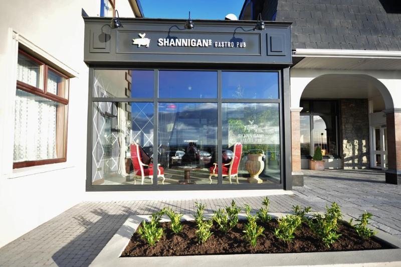 בית מלון כפרי The Inn At Dromoland