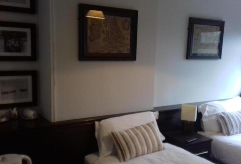 Отель The Midway Bar & Guesthouse