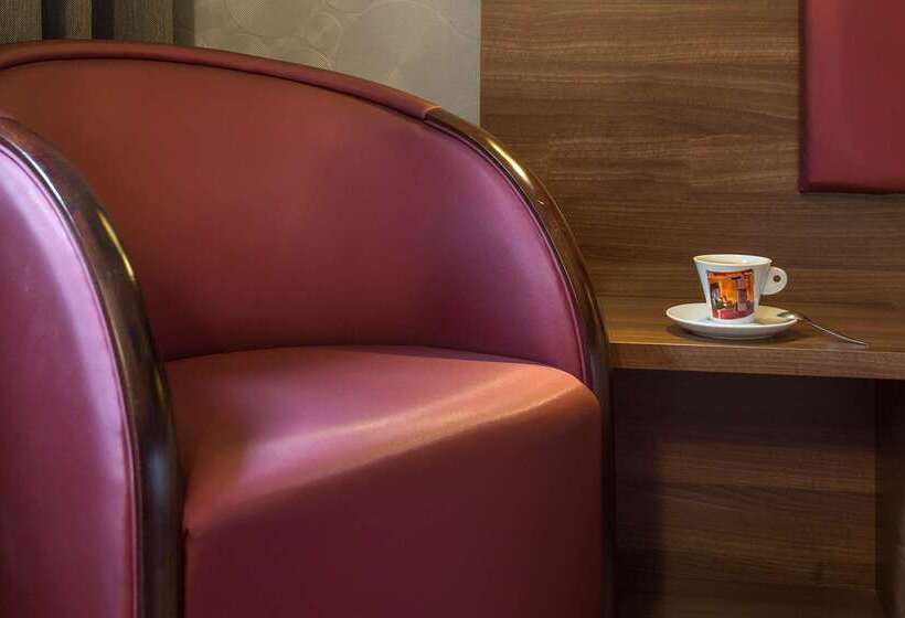 Отель The Originals City, Hôtel Aster, Saintavold Nord