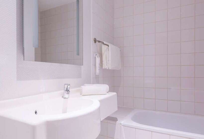 Отель The Originals City, Hôtel Aster, Saintavold Nord