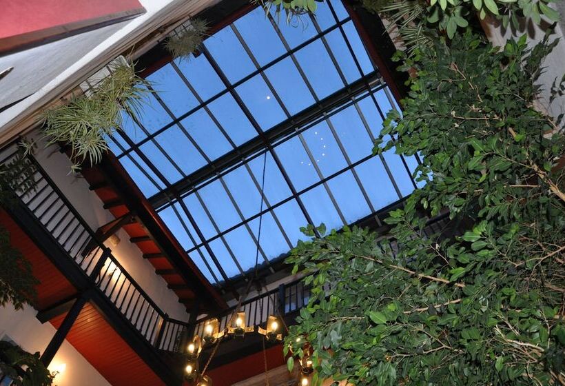 호텔 The Originals City, Hôtel la Reine Jeanne, Orthez