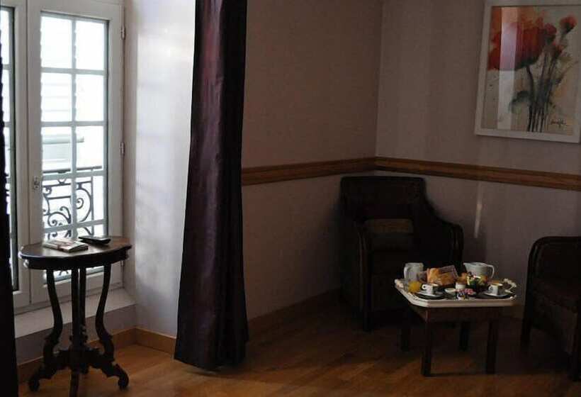 בית מלון כפרי The Originals City, Hôtel la Reine Jeanne, Orthez