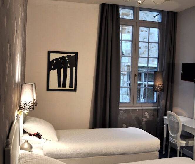 בית מלון כפרי The Originals City, Hôtel la Reine Jeanne, Orthez