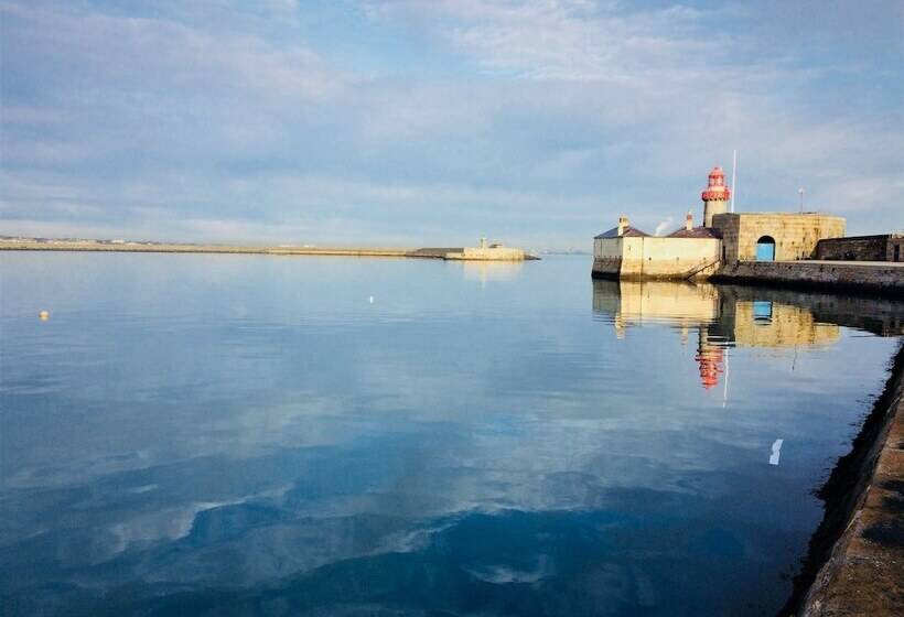 בית מלון כפרי Royal Marine