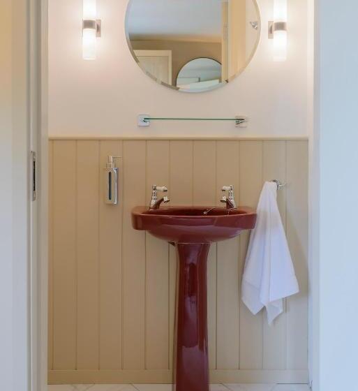 בית מלון כפרי The Smugglers Inn