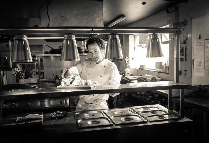 בית מלון כפרי The Smugglers Inn