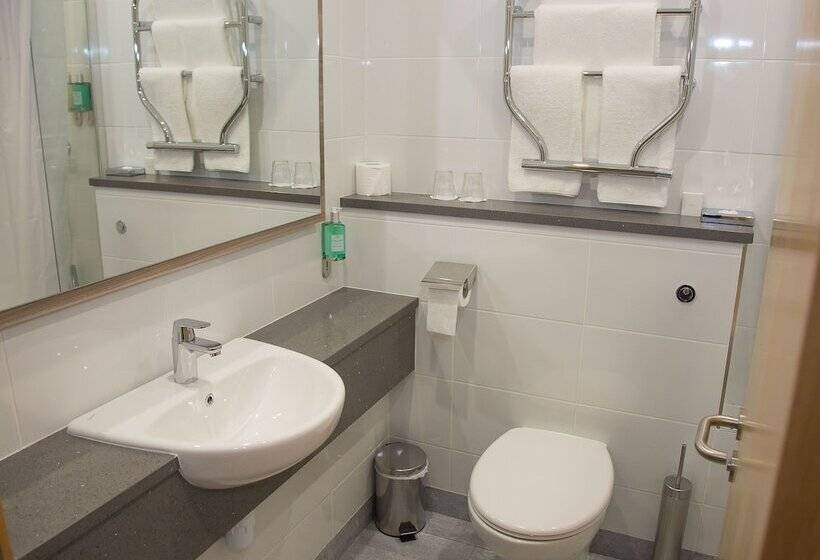 Westlodge Hotel & Leisure Centre