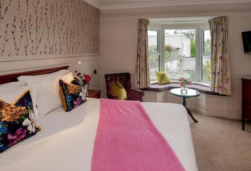 Отель Whitford House