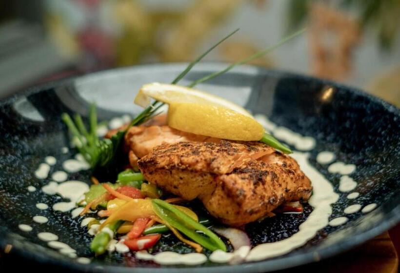 Отель Whitford House