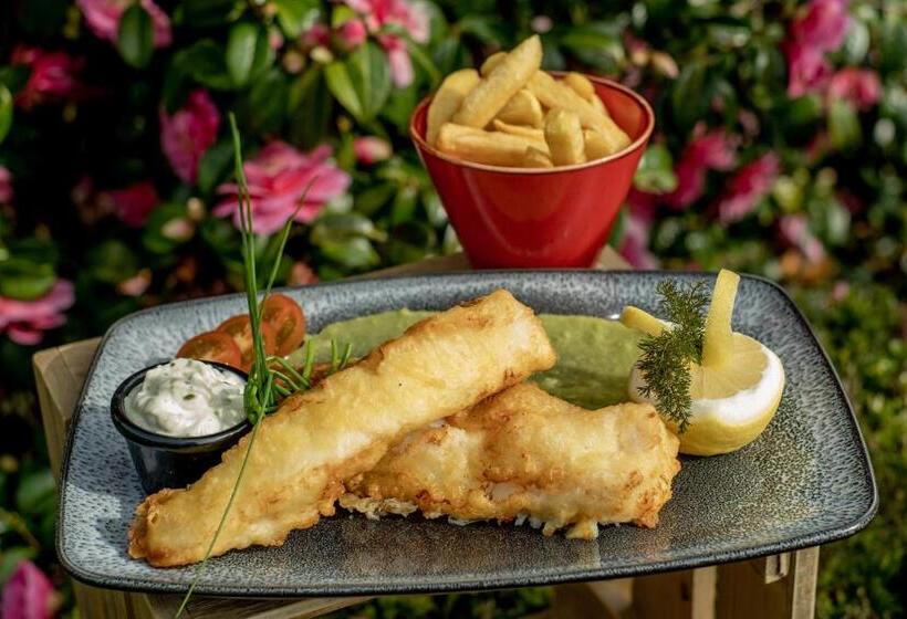 Отель Whitford House