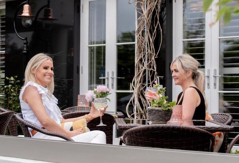 Отель Whitford House