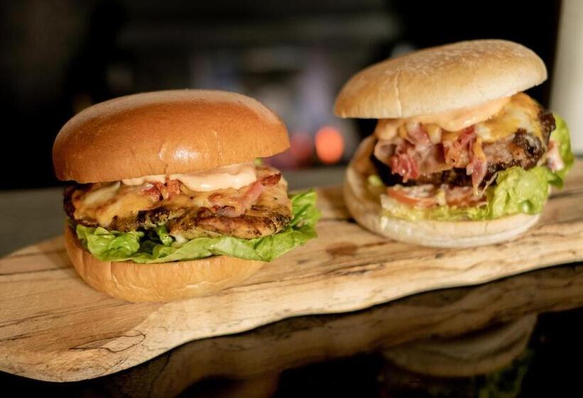 Отель Whitford House