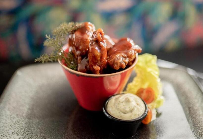 Отель Whitford House