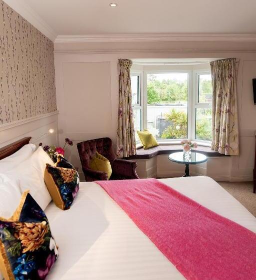 Отель Whitford House