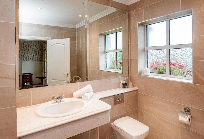 Отель Whitford House