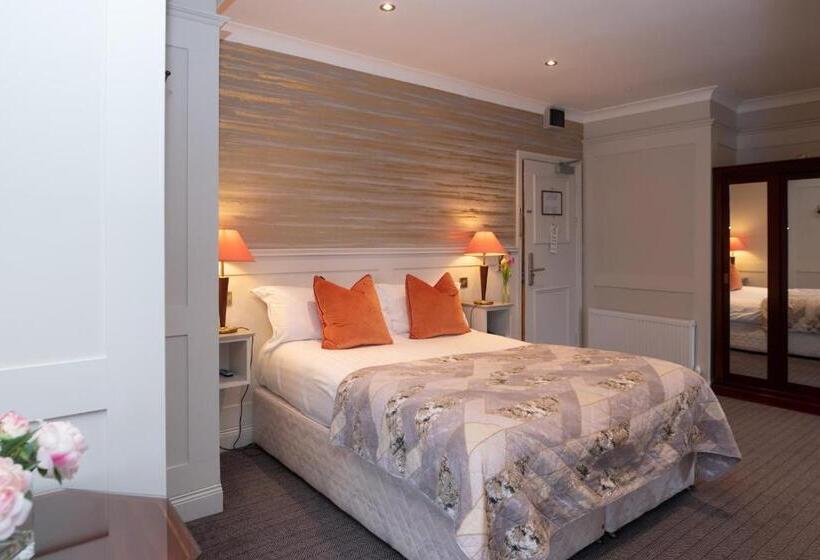 Отель Whitford House