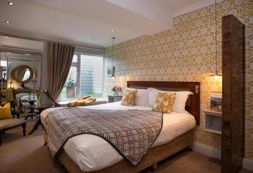 Отель Whitford House