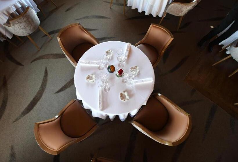 Logis Hotel Restaurant Au Boeuf Rouge