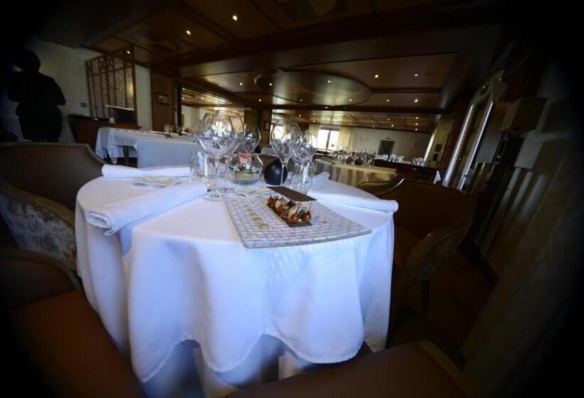 Logis Hotel Restaurant Au Boeuf Rouge