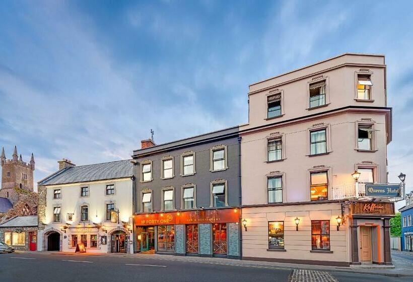 Queens Hotel And Nightclub